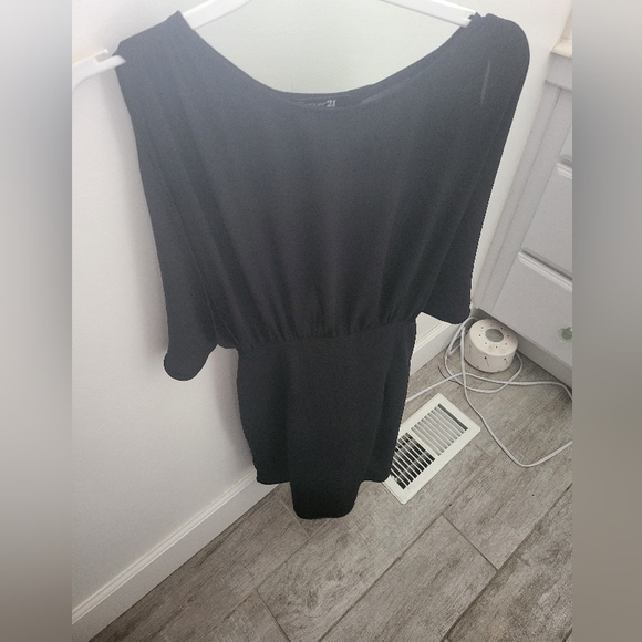 Little black dress - Picture 1 of 3